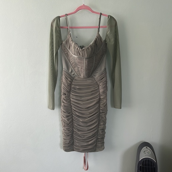 House of CB Freyja Satin Ruched Long Sleeve Body-Con Dress medium m green - Picture 10 of 11